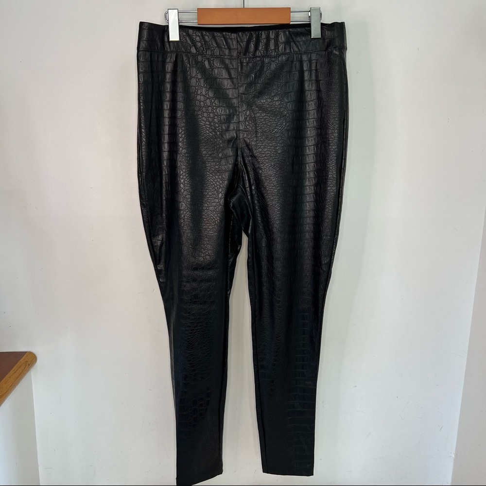 NEW Max Studio Black Faux Leather Pull on Pants Plus Size 1X